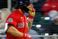 Jarren Durán respondió con gesto obsceno a un insulto sobre su salud mental.