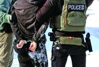 Decenas de ciudadanos se han inconformado por la actuación de las autoridades migratorias.