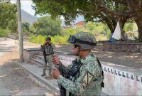 En la zona no hay patrullajes de la policía estatal, con la única excepción de un destacamento militar apostado en la entrada de la sierra.