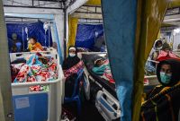 El terremoto también dañó 93 escuelas, 36 centros de salud y 38 instalaciones gubernamentales en Flores.