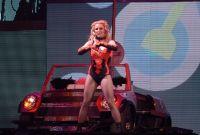 Britney Spears durante su presentación en la explanada del Monumento a la Revolución (2011).