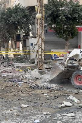 Israel atacó un complejo de seguridad iraní en Teherán; Irán amenazó con represalias contra embajadas israelíes.