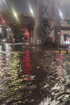 Un encharcamiento de aproximadamente 250 metros de espejo.