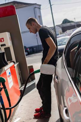 Moscú reveló que la Unión Europea ha comprado más de 320 mil mdd en hidrocarburos rusos desde 2022 amparada en exenciones y suministros de gas licuado.