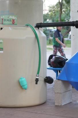 La distribución contempla 6 mil 500 sistemas de captación pluvial.