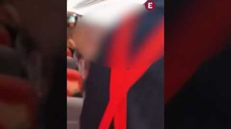 Aerolínea desvía vuelo y veta de forma permanente a dos pasajeros