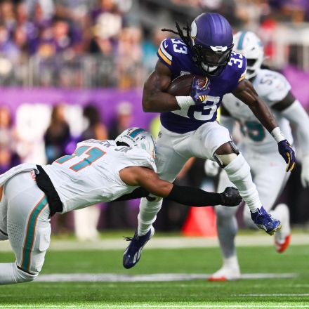 El veterano corredor Aaron Jones Sr. es una de las claves ofensivas que tiene a los Minnesota Vikings invictos en la NFL.