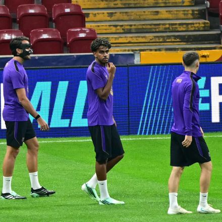 Lamine Yamal y el resto del FC Barcelona ya prepara el partido del martes ante el Galatasaray en Estambul.