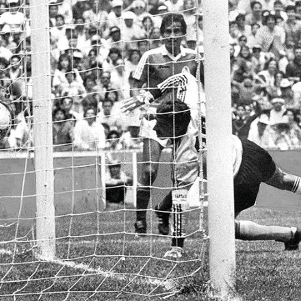 Frente a Irak, el defensa Fernando Quirarte anotó su segundo gol del Mundial de México 86.  Foto: Archivo Excélsior