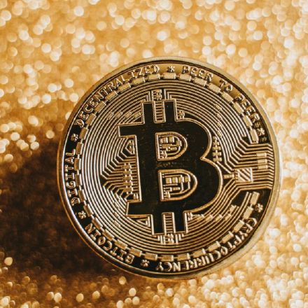 Bitcóin rompe nuevo récord y arrastra al alza al sector cripto