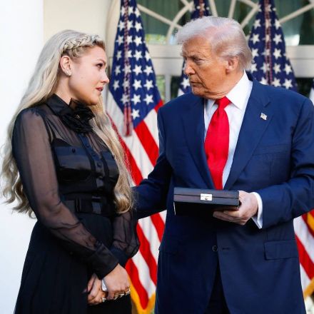 Trump rinde homenaje a Charlie Kirk como “mártir por la libertad”