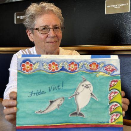 La líder de la expedición internacional, Barbara Taylor, detalló que los hidrófonos sumergidos captaron los chasquidos característicos de la especie.