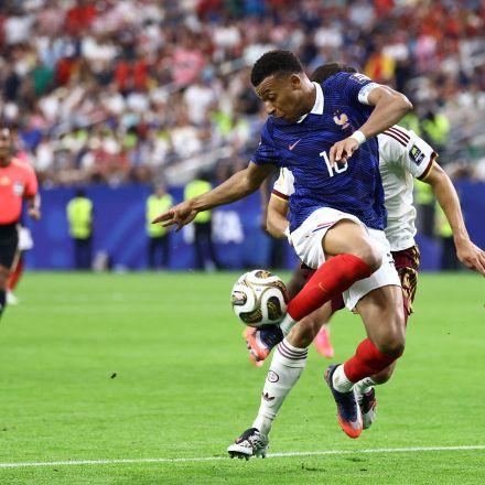 Kylian Mbappé fue nulificado en el campo por el buen esquema defensivo de la Selección de España.