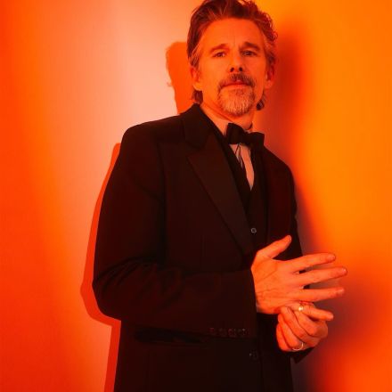 Ethan Hawke también fue considerado para interpretar a Bruce Wayne en los años noventa.