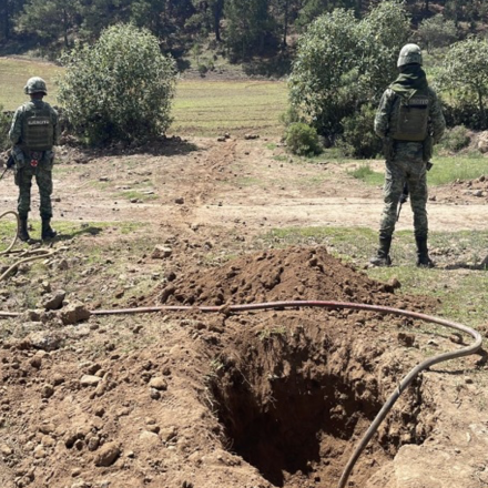 El Ejército Mexicano localizó e inhabilitó tres tomas clandestinas de combustible.