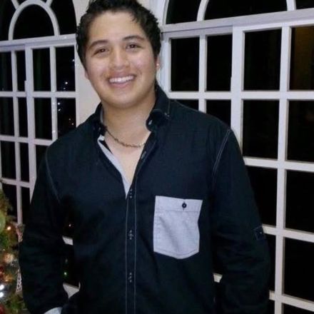 Petróleos Mexicanos (Pemex), la víctima mortal fue identificada como Eduardo Espinoza Gómez.