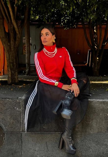 Galilea Montijo, conductora.