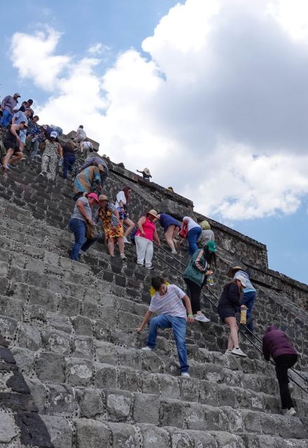 De acuerdo con el ISSSTE, el estado de salud del hombre lesionado en Teotihuacán es estable.