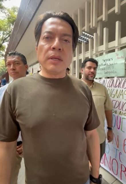 El secretario de Educación intentó destrabar la toma de las instalaciones politécnicas.