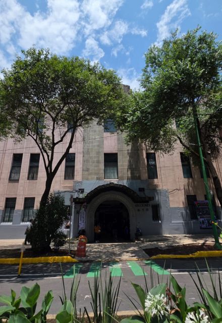 El edificio de los Ferrocarrileros