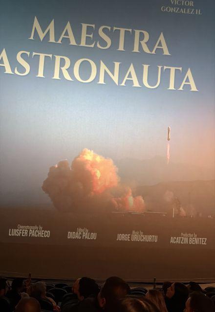 Maestra Astronauta proyecto simi space