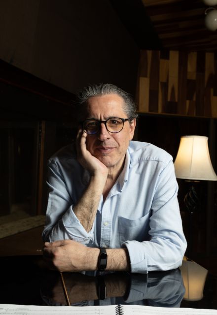 La Orquesta Moderna de Rosino Serrano anuncia el lanzamiento de dos nuevas producciones: 'Coalescencia' y 'Alma'. Ambas producciones se grabaron en los Estudios Noviembre de la Ciudad de México con ingeniería de Rubén Rodríguez.