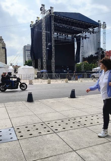 Pantallas que se instalan en Paseo de la Reforma para ver el México vs Chequia