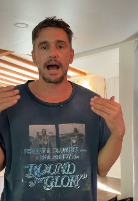 James Franco publica video de supuesto extraterrestre.