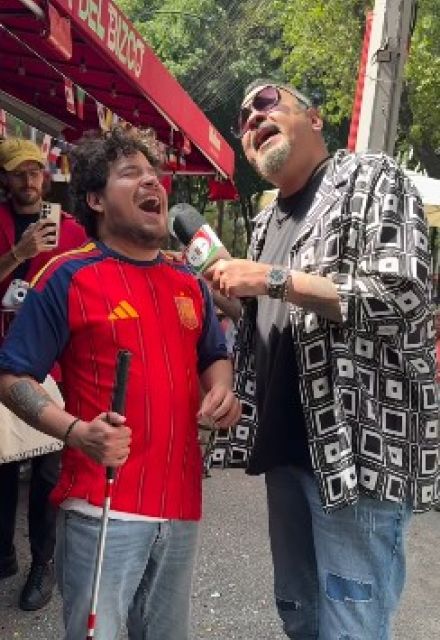 Pepe Aguilar y ‘Ojitos de huevo’.