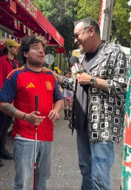 Pepe Aguilar y ‘Ojitos de huevo’.