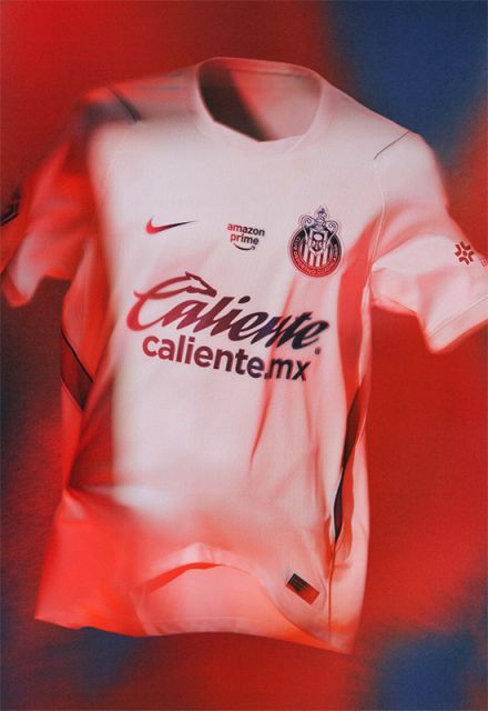 La tipografía para nombres y números que tienen las playeras de Chivas es exclusiva