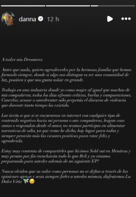 Danna también hizo un llamado para frenar el acoso y la violencia digital.