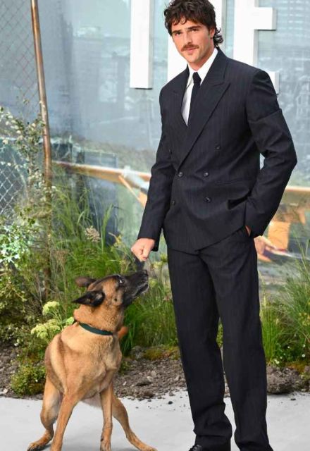 Jacob Elordi acude a la premiere de ‘La constelación del perro’ junto a su co-estrella Rak