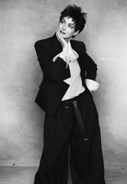 Anne Hathaway triunfó en La Odisea y la secuela de El Diablo viste a la moda.