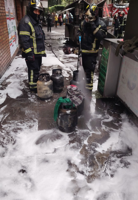 Incendio en un puesto de comida ubicado en la colonia Roma Sur