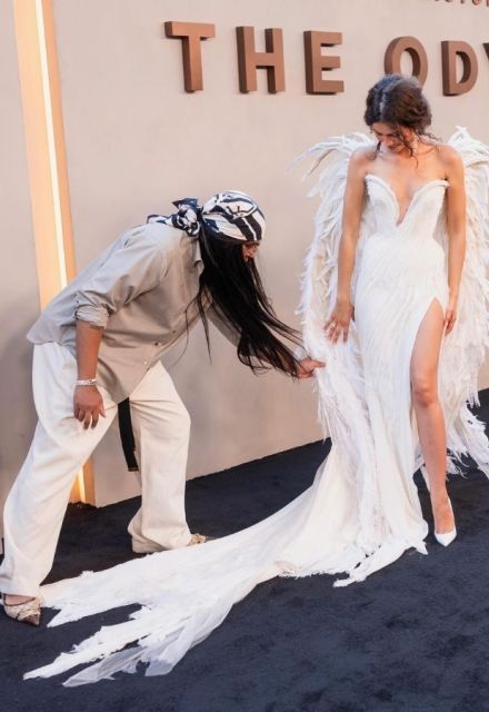 Aunque Zendaya se ha convertido en una de las celebridades más solicitadas, Law Roach asegura que todavía no la veremos luciendo algunas de estas marcas en la alfombra roja.