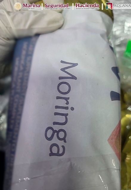 El producto asegurado había sido ocultado dentro de una bolsa etiquetada como suplemento alimenticio bajo la denominación de “moringa”.