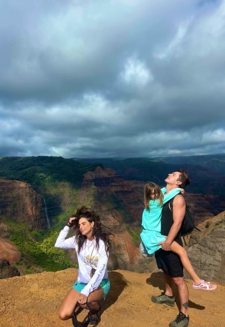 Mauricio Ochmann y Aislinn Derbez en un viaje de familia en Hawai