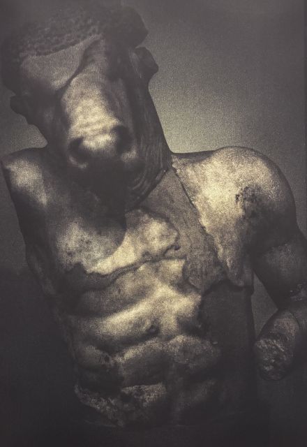 La fotógrafa franco-marroquí, Céline Croze, presenta una selección de su obra en la muestra Una raya más pa’l tigre, en el Centro de la Imagen