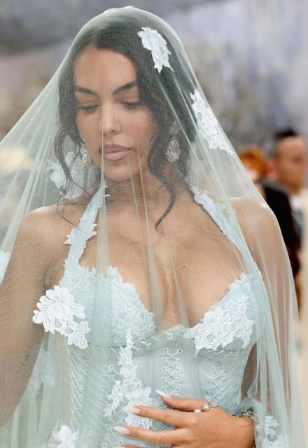 Georgina Rodríguez llevó un ramo de olivo en su boda.