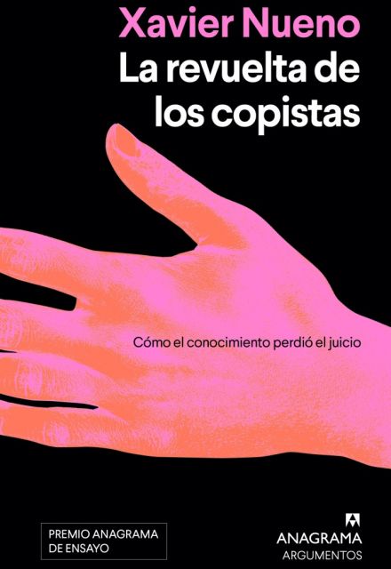 El ensayista Xavier Nueno fue elegido ganador del 54º Premio Anagrama de Ensayo por su libro 'La revuelta de los copistas'.