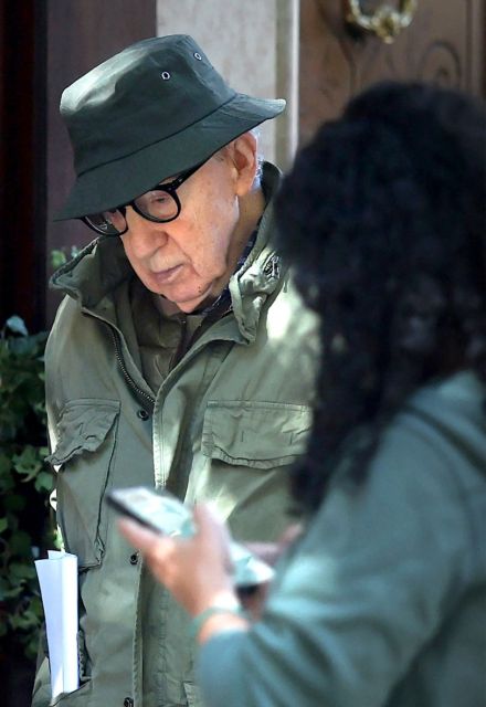 US director Woody Allen is pictured on a set of a movie in central Madrid on October 21, 2026. Veteran Hollywood star Woody Allen's latest comedy has hit the streets of Madrid as the Spanish capital seeks to burnish its status as a global cinema hub. (Photo by Thomas COEX / AFP)