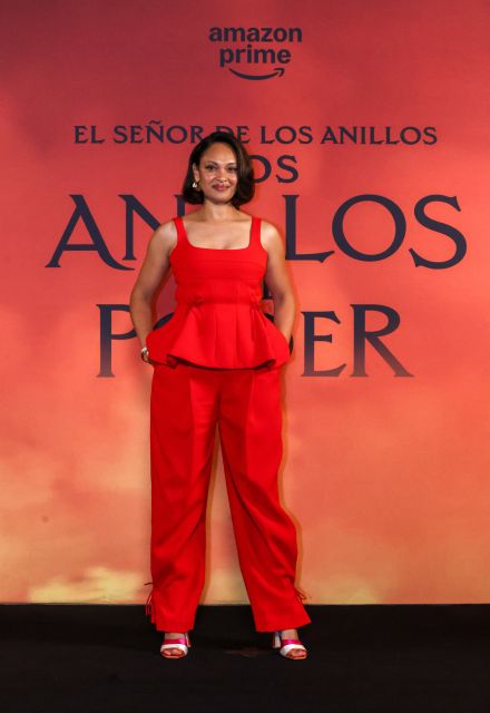 Cynthia Adai durante pasarela del Señor de los Anillos.