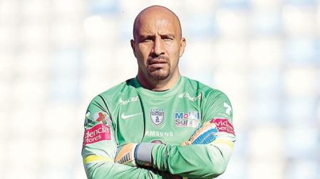 Óscar Pérez dice que aún se siente con la capacidad de competir con los más jóvenes, por eso todavía no piensa en el retiro. Quiere seguir en pie de lucha. Foto: Mexsport