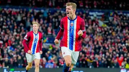 Sorloth celebrando su doblete. (AFP)
