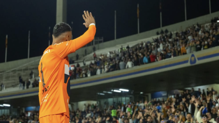 Keylor Navas hizo una encuesta política