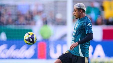 Julián Araujo, seleccionado mexicano