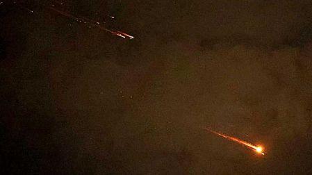 Misiles iranís cruzan el cielo de Israel.