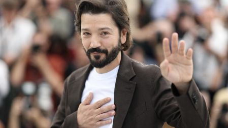 Diego Luna criticó duramente los precios del Mundial 2026.