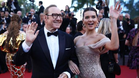 Kevin Spacey reapareció junto a Via Lemann en el Festival de Cannes.